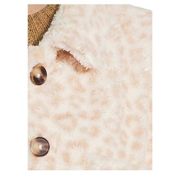 New Printed Sherpa Button-front Jacket. - Picture 2 of 10